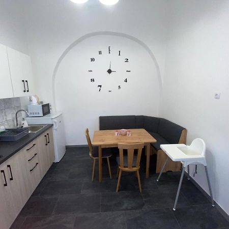 Rad-Var Apartmanhaz Эгер Экстерьер фото