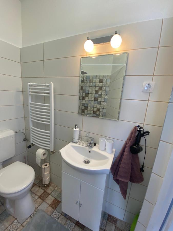 Rad-Var Apartmanhaz Эгер Экстерьер фото