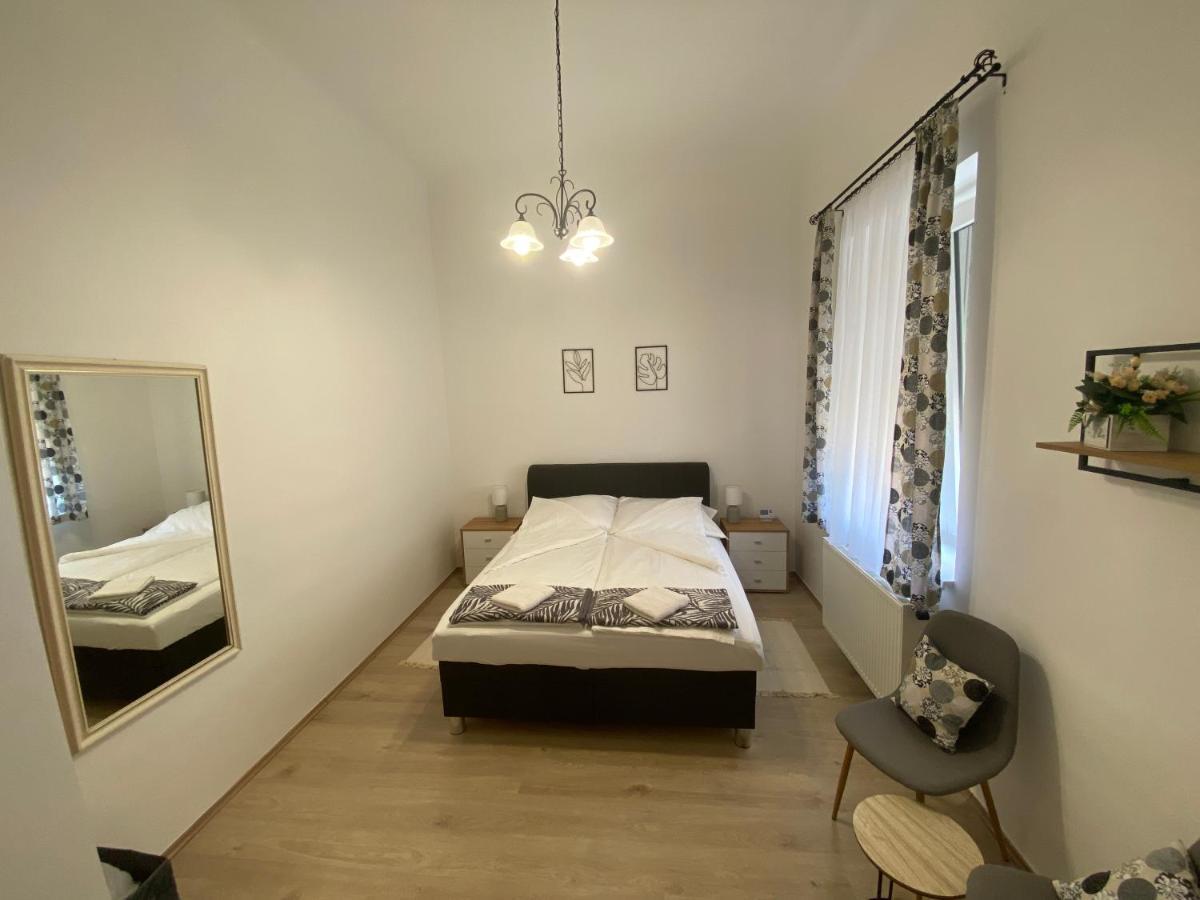 Rad-Var Apartmanhaz Эгер Экстерьер фото