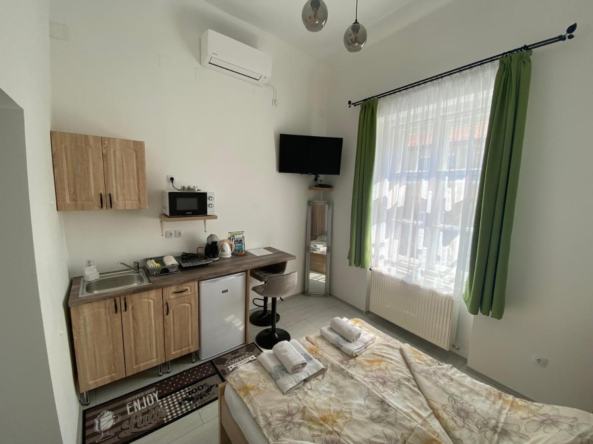 Rad-Var Apartmanhaz Эгер Экстерьер фото