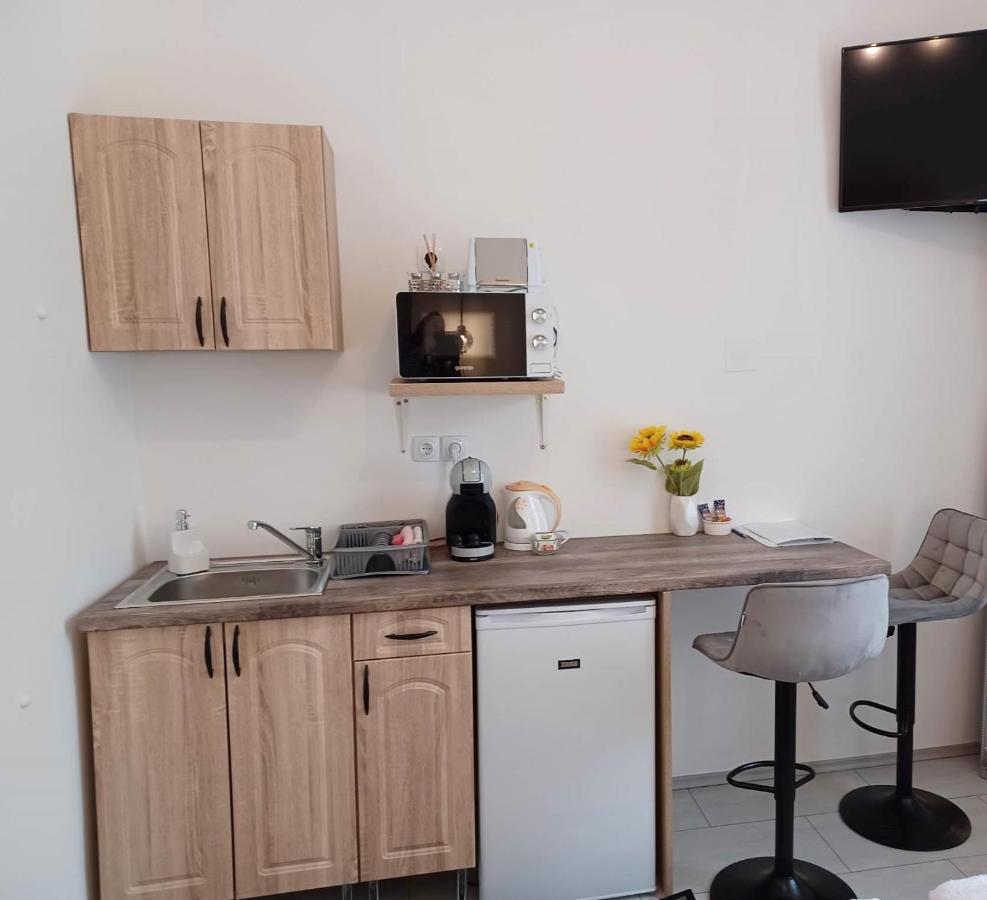 Rad-Var Apartmanhaz Эгер Экстерьер фото