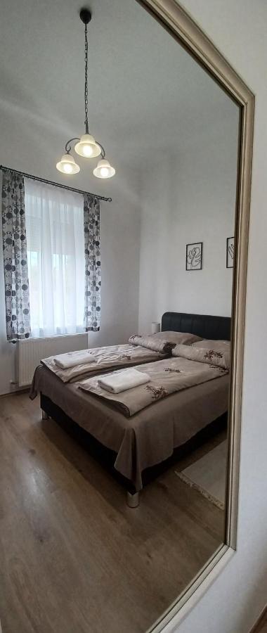Rad-Var Apartmanhaz Эгер Экстерьер фото