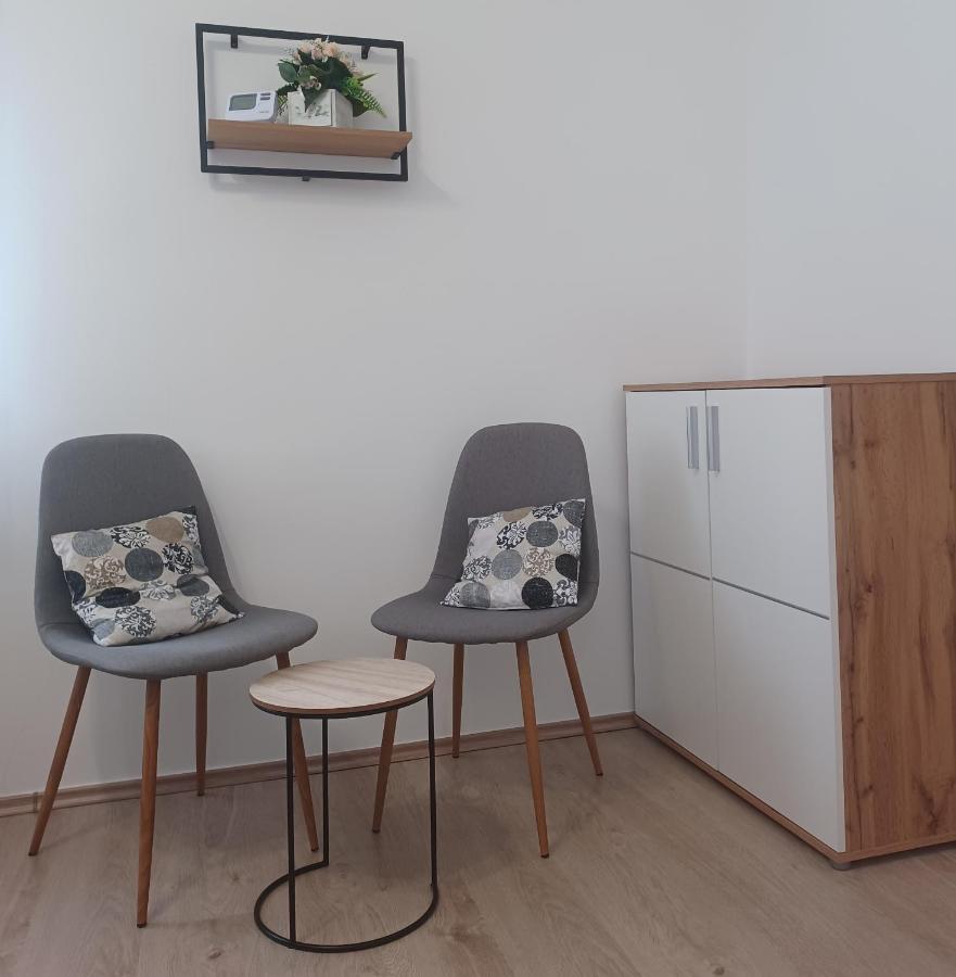 Rad-Var Apartmanhaz Эгер Экстерьер фото